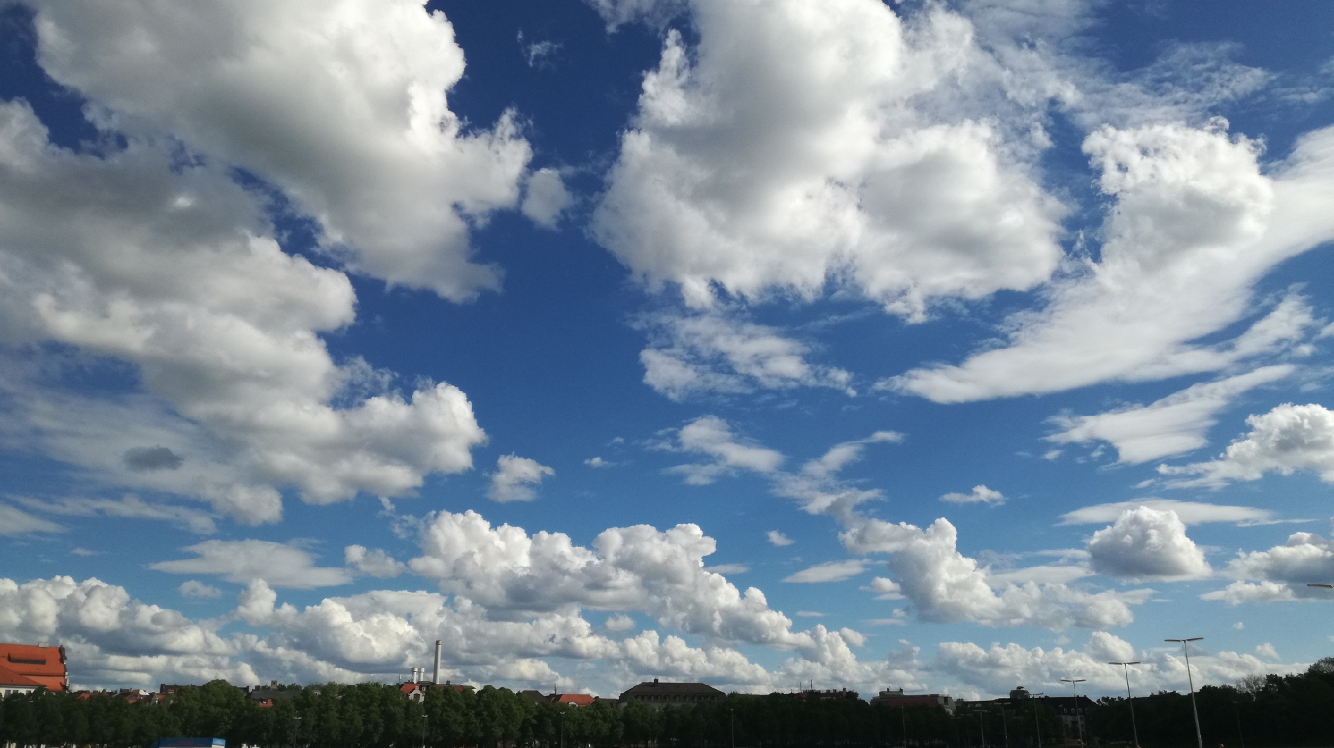 Die Wolken sind einfach schön heute | Johannes Ulrich Gehrke