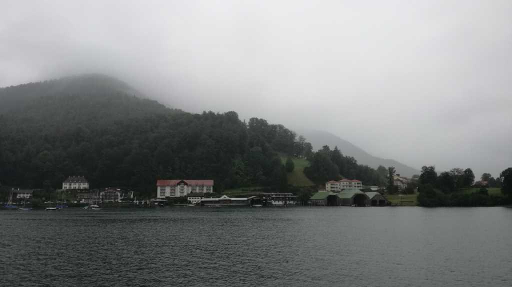 Ufer vom Tegernsee mit Blick auf den Hirschberg | Johannes Ulrich Gehrke