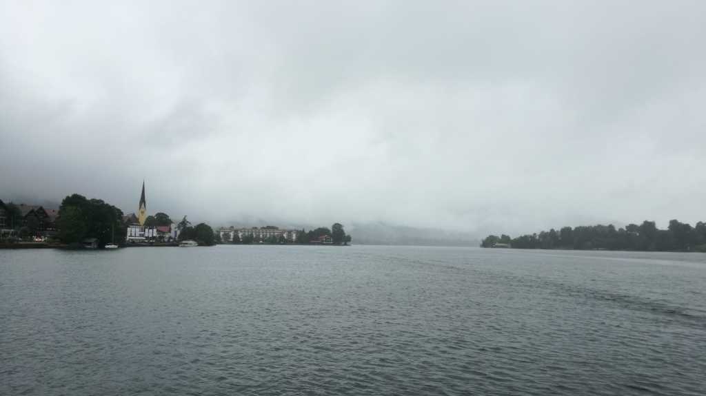 Blick über die lange Seite von Tegernsee Richtung Gmund | Johannes Ulrich Gehrke