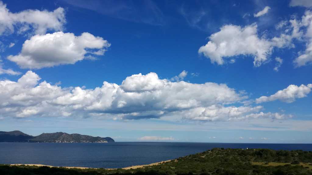 Blick Richtung Cap de Sol von Castillo aus | Johannes Ulrich Gehrke