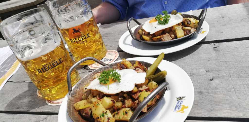 Bier und dazu Gröstl Pfanne mit Sonnenschein | Johannes Ulrich Gehrke