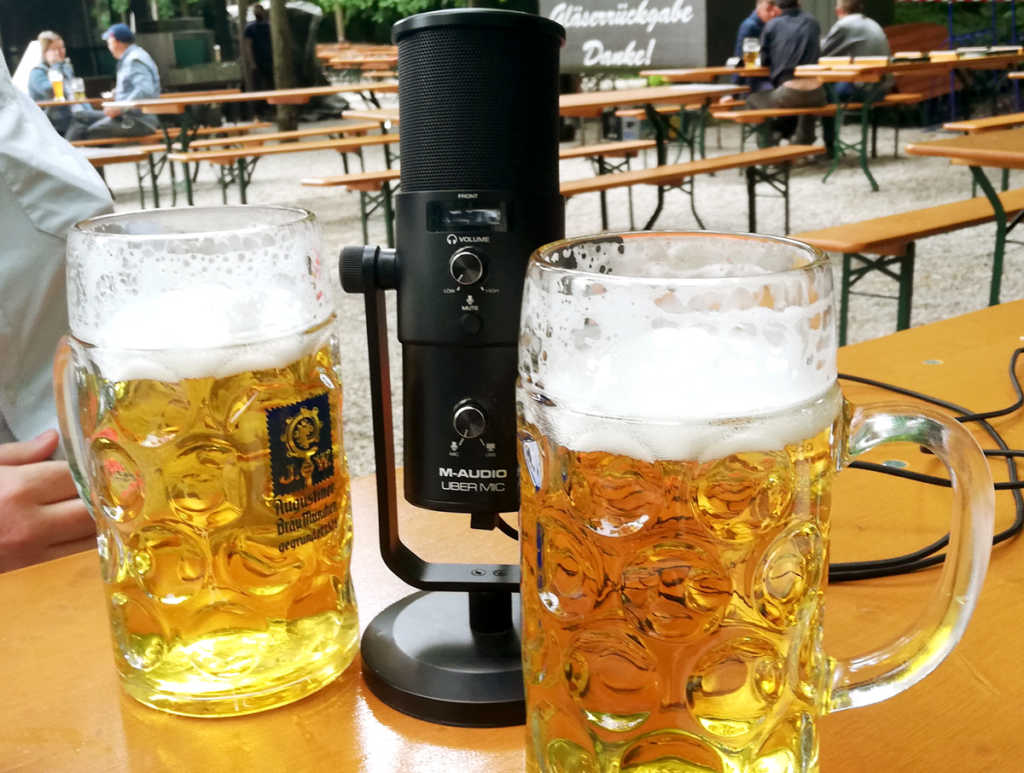 Mic mal wieder im Biergarten-Einsatz im Biergarten Bavariapark München | Johannes Ulrich Gehrke