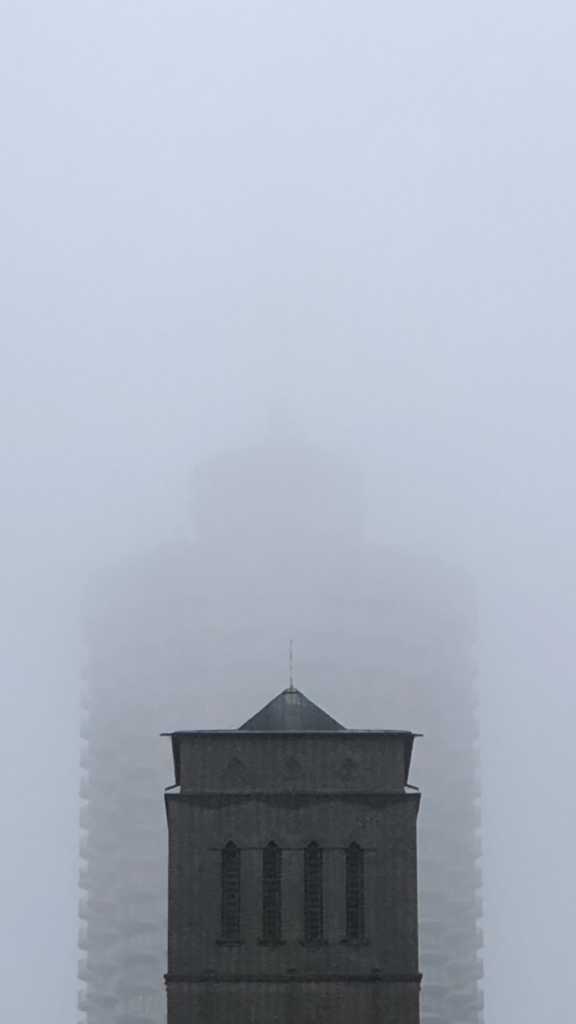 Augsburger St. Anton vor dem Hotelturm | Johannes Ulrich Gehrke