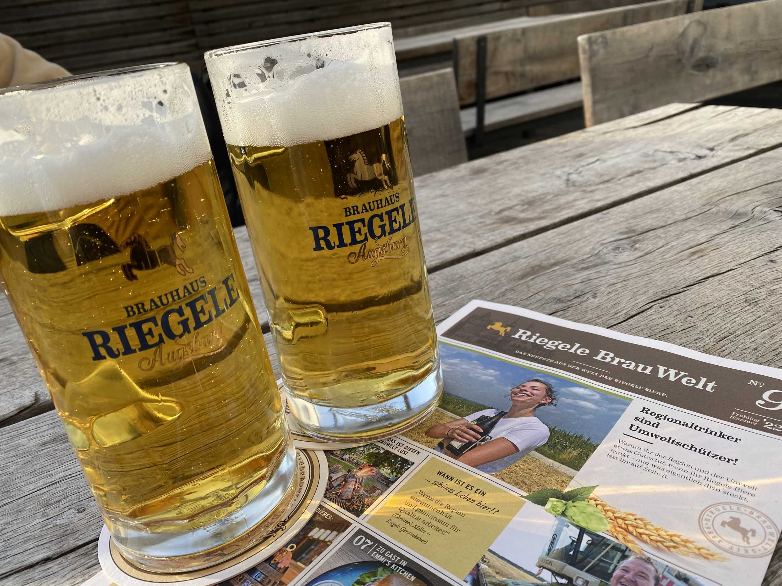 Nach dem Tag des Bieres saßen wir noch im Riegele Wirtshaus auf dem Sonnendeck | Johannes Ulrich Gehrke