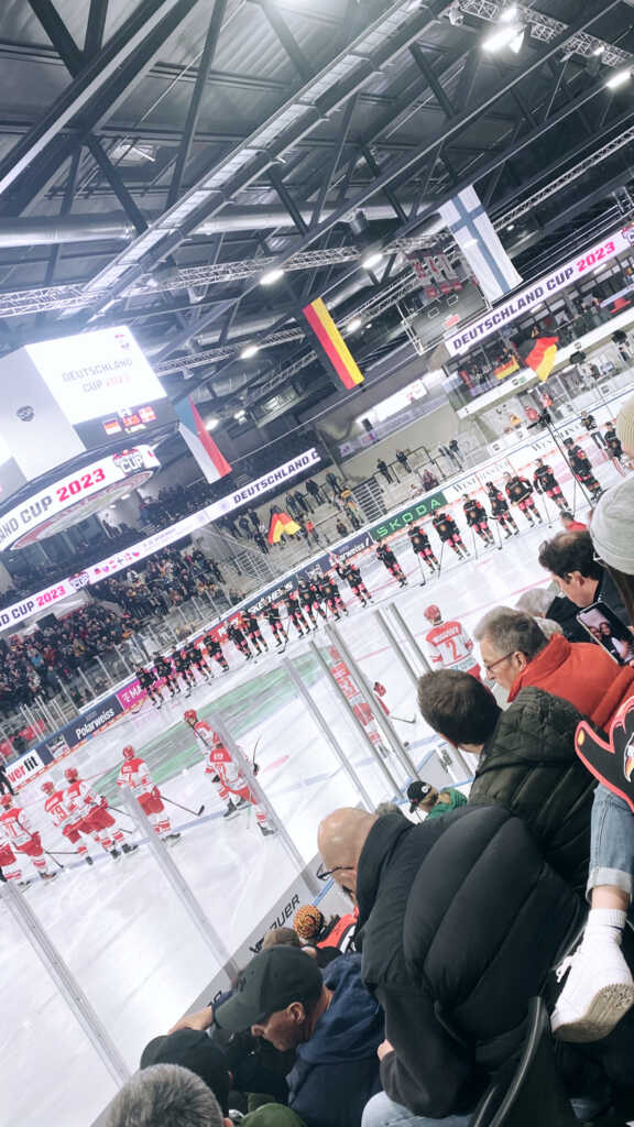 Deutsche Eishockey-Nationalmannschaft auf dem Deutschland-Cup 2023 in Landshut | Johannes Ulrich Gehrke